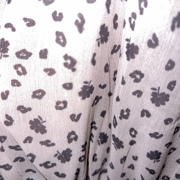 Cheetah Romper - Picture 3 of 4